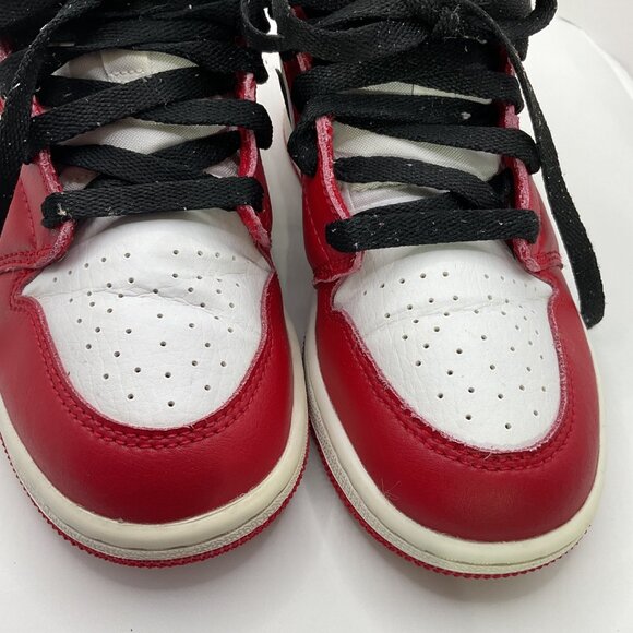 Air Jordan 1 Mid Chicago White Black Red Retro Sneakers Size 4Y Leather boy or g - Picture 8 of 9